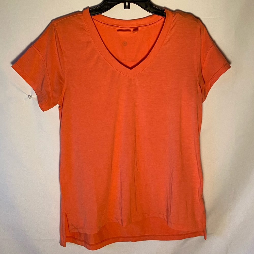 ZELLA V-Neck Tee